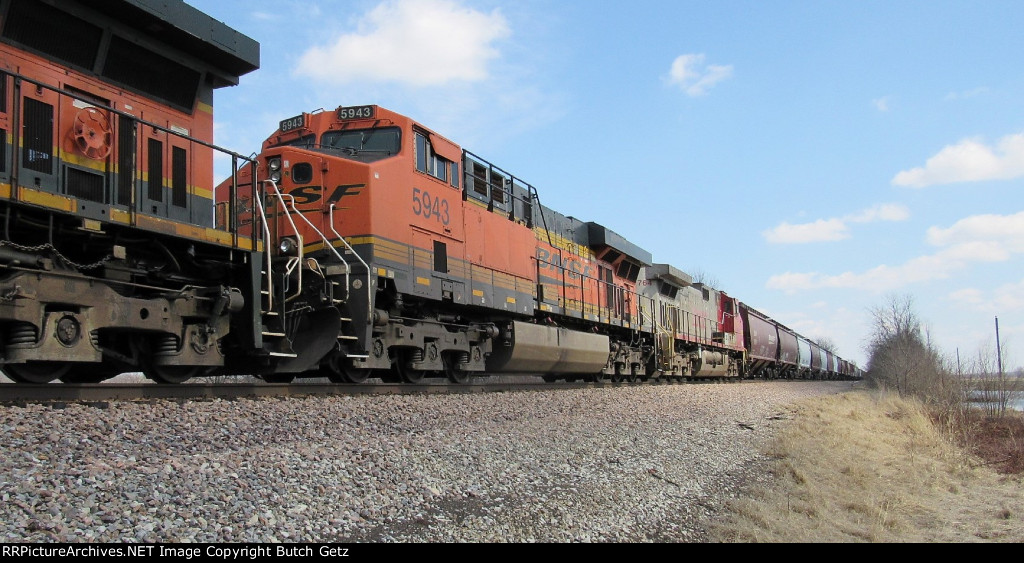 BNSF 5943